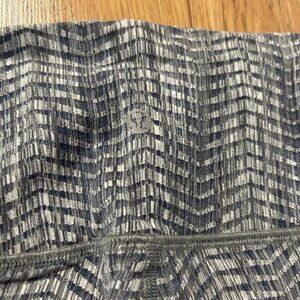 Lululemon Wunder Under Crop Leggings Women 6 High Rise Arrow Jacquard Grey EUC